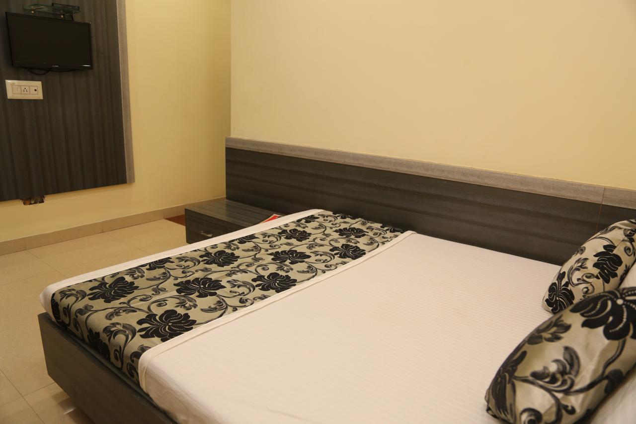 Hotel Heena Plaza Ābu Road Zewnętrze zdjęcie