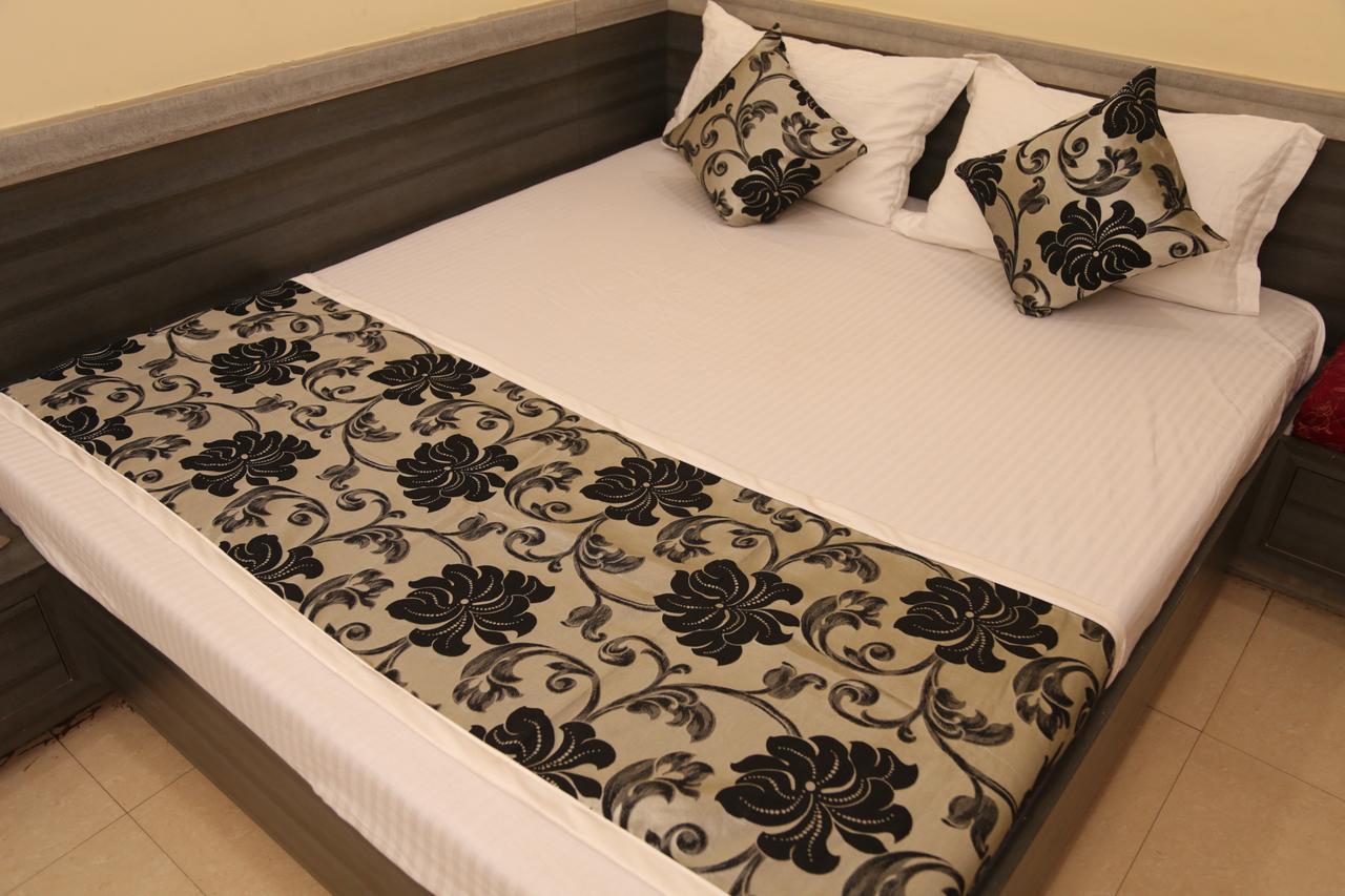 Hotel Heena Plaza Ābu Road Zewnętrze zdjęcie